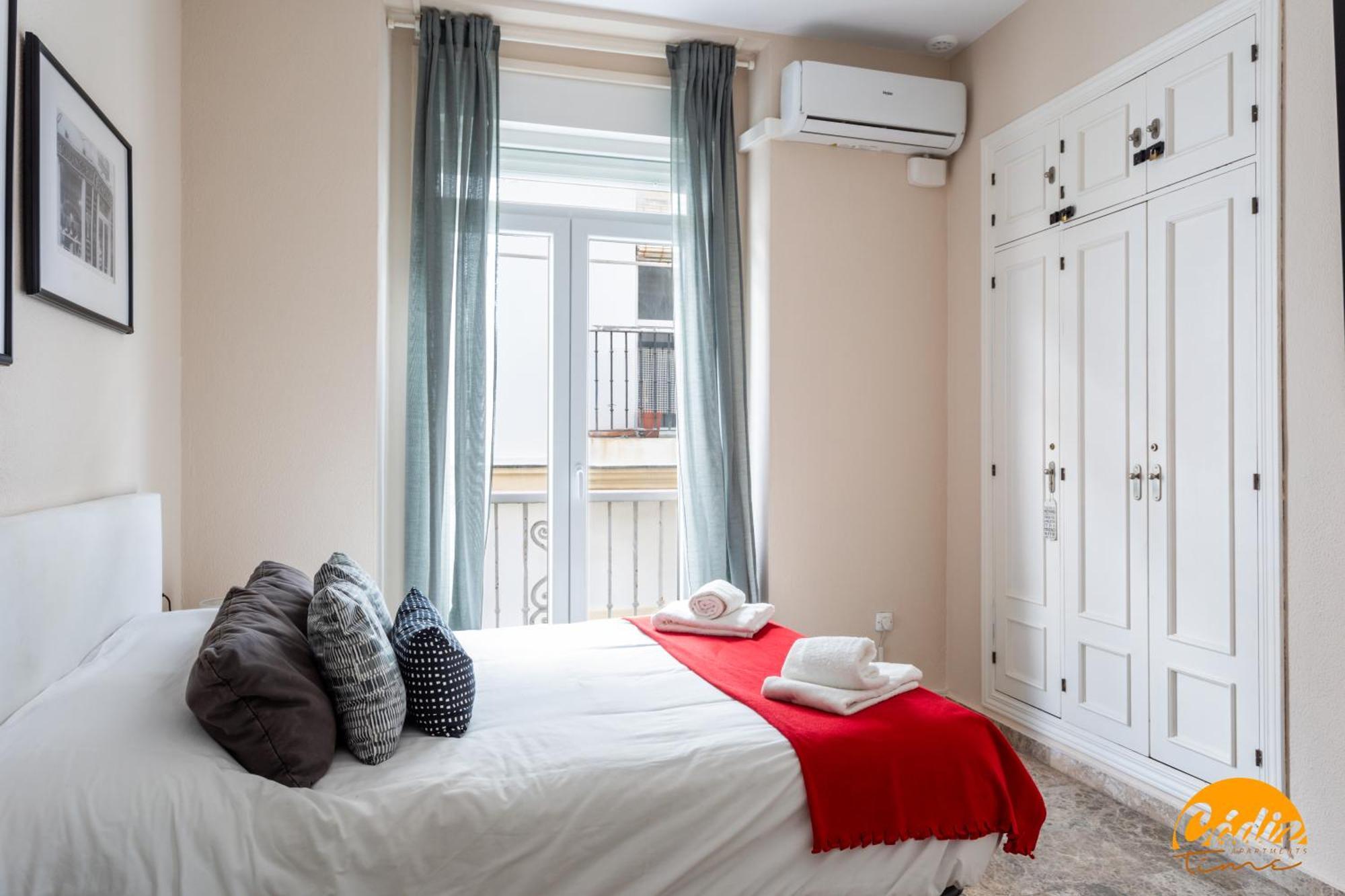 Cadiz Cinema By Cadiz Time Apartment Bagian luar foto